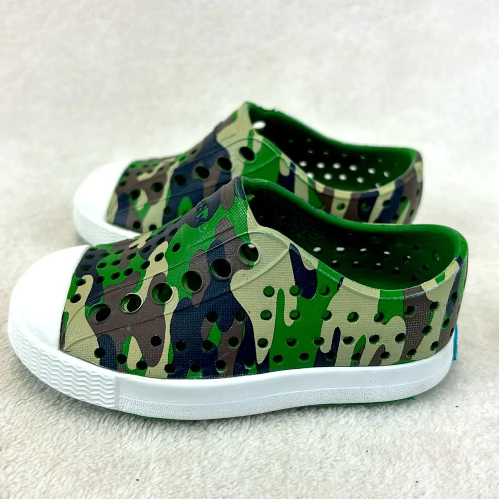 NATIVE Jefferson Green Camo Waterproof Slipon Shoes C4